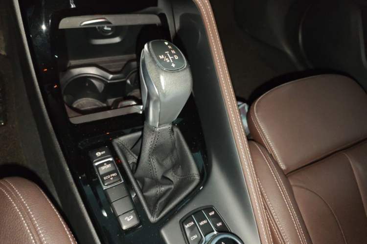 Used BMW X1 2018 xDrive20Li Luxury Edition Gear Lever