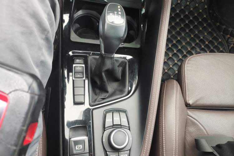 Used BMW X1 2018 sDrive18Li Luxury Model Gear Lever