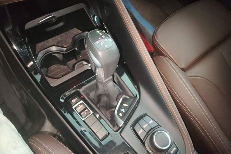 Used BMW X1 2018 sDrive18Li Luxury Model Gear Lever