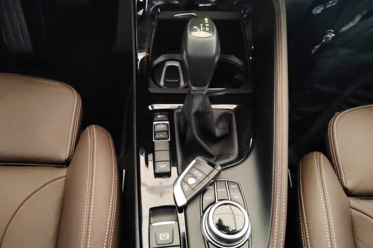 Used BMW X1 2018 xDrive20Li Luxury Edition Gear Lever