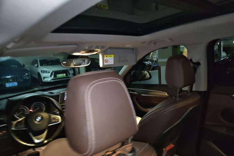 Used BMW X1 2018 sDrive18Li Luxury Model Headliner