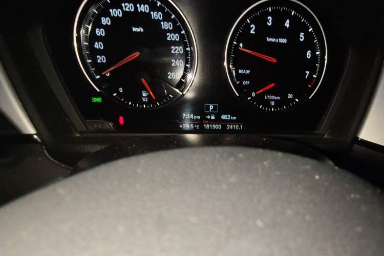 Used BMW X1 2018 sDrive18Li Fashion Model Odometer Close Up