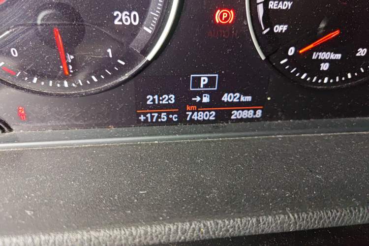 Used BMW X1 2018 sDrive20Li Leading Model Odometer Close Up