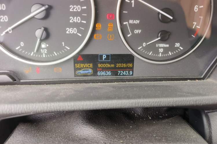 Used BMW X1 2018 sDrive18Li Fashion Model Odometer Close Up