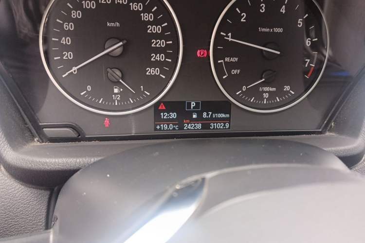 Used BMW X1 2018 sDrive18Li Fashion Model Odometer Close Up
