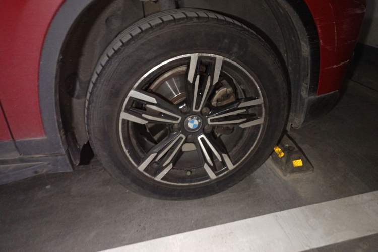 Used BMW X1 2018 sDrive18Li Fashion Model Right Front Wheel Hub