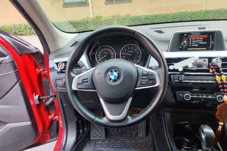 Used BMW X1 2018 sDrive20Li Leading Model Steering Wheel