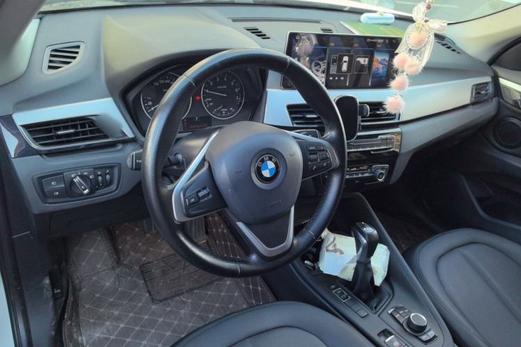 Used BMW X1 2018 sDrive18Li Fashion Model Steering Wheel
