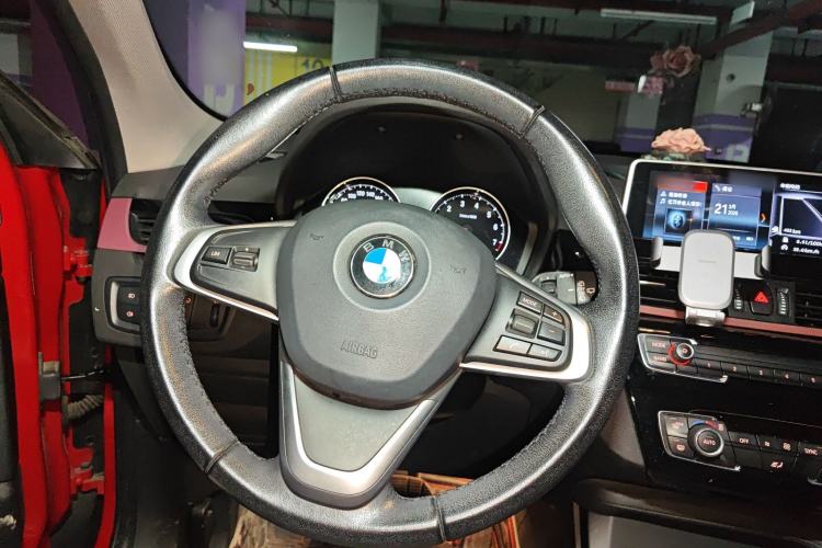 Used BMW X1 2018 sDrive20Li Leading Model Steering Wheel