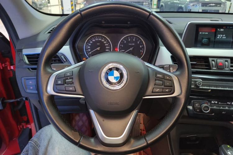 Used BMW X1 2018 sDrive20Li Leading Model Steering Wheel