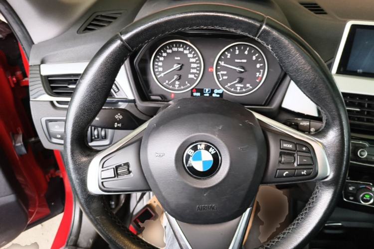 Used BMW X1 2018 sDrive18Li Fashion Model Steering Wheel