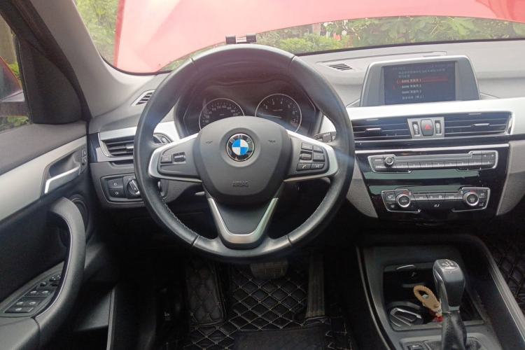 Used BMW X1 2018 sDrive18Li Fashion Model Steering Wheel