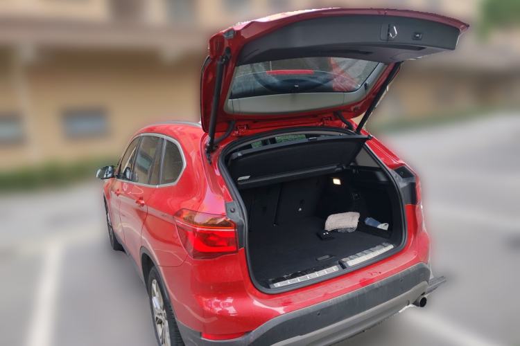 Used BMW X1 2018 sDrive20Li Leading Model Trunk