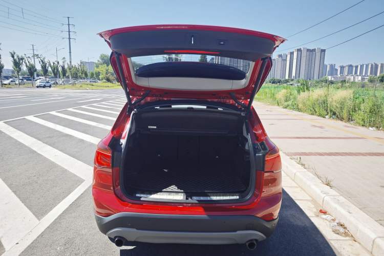 Used BMW X1 2018 sDrive20Li Leading Model Trunk
