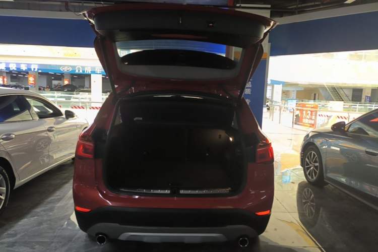 Used BMW X1 2018 xDrive20Li Luxury Edition Trunk