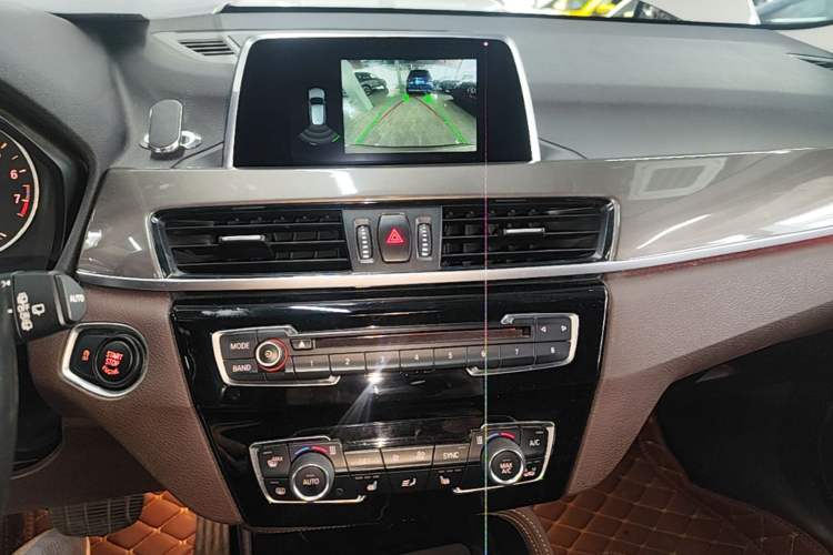 Used BMW X1 2018 xDrive20Li Luxury Edition Audio And AC Panel