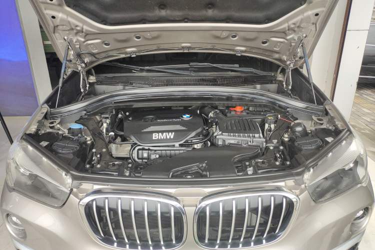 Used BMW X1 2018 sDrive18Li Fashion Model Engine Bay