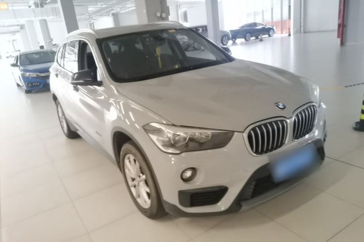 Used BMW X1 2018 sDrive18Li Fashion Model Front Right 45 Deg