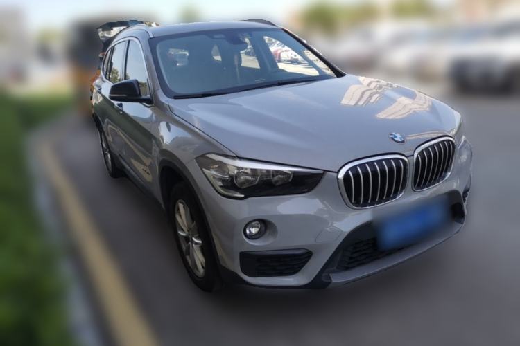 Used BMW X1 2018 sDrive18Li Fashion Model Front Right 45 Deg