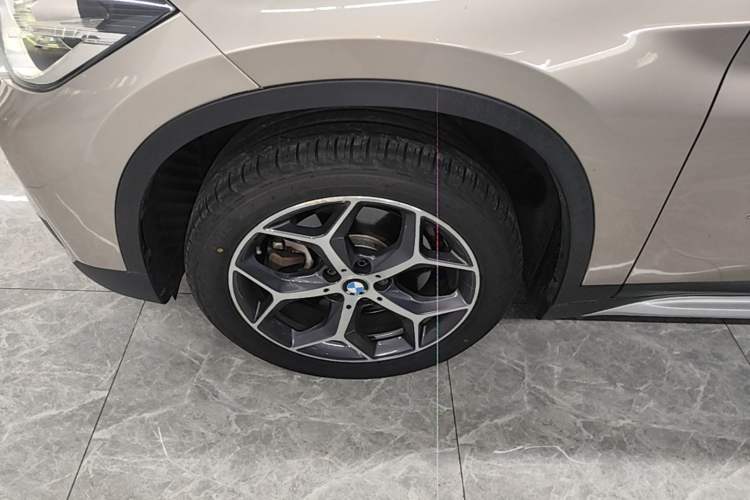 Used BMW X1 2018 xDrive20Li Luxury Edition Left Front Wheel Hub