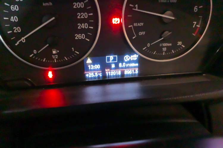 Used BMW X1 2018 sDrive18Li Fashion Model Odometer Close Up