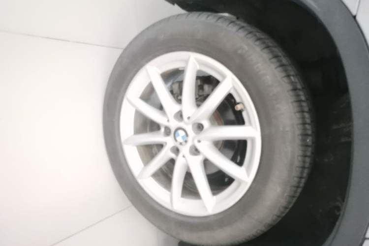 Used BMW X1 2018 sDrive18Li Fashion Model Right Rear Wheel Hub