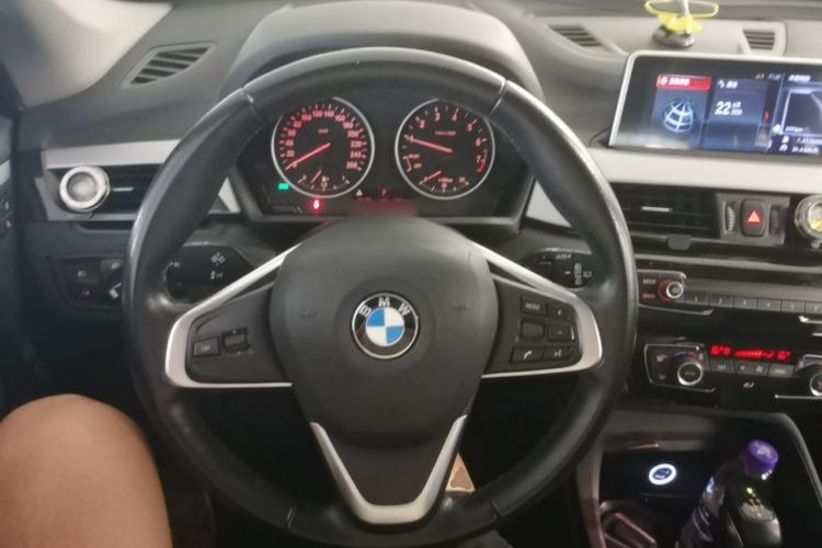 Used BMW X1 2018 sDrive18Li Fashion Model Steering Wheel