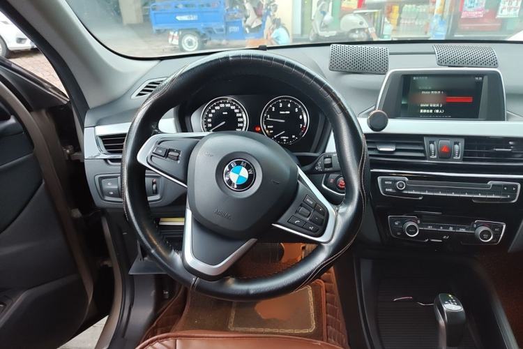 Used BMW X1 2018 sDrive20Li Leading Model Steering Wheel