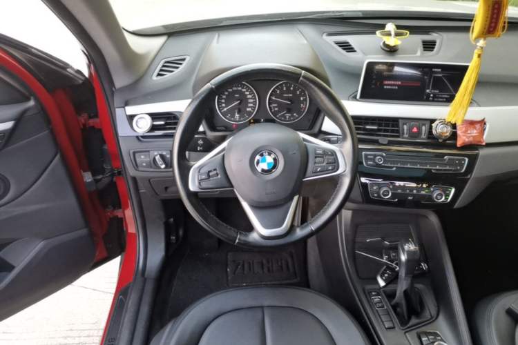 Used BMW X1 2018 sDrive18Li Fashion Model Steering Wheel