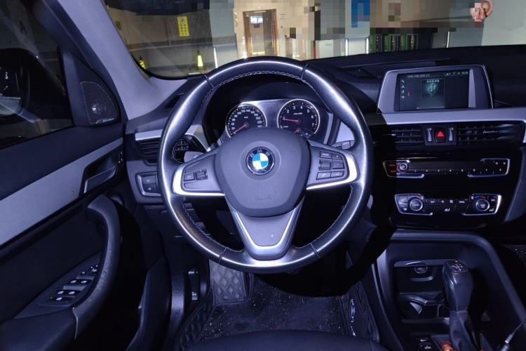 Used BMW X1 2018 sDrive20Li Leading Model Steering Wheel