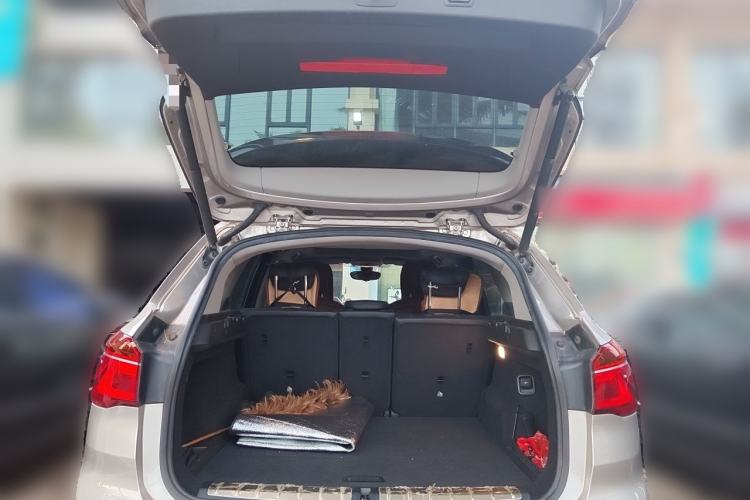 Used BMW X1 2018 sDrive20Li Leading Model Trunk
