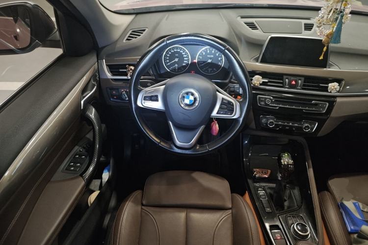 Used BMW X1 2018 xDrive20Li Luxury Edition Steering Wheel
