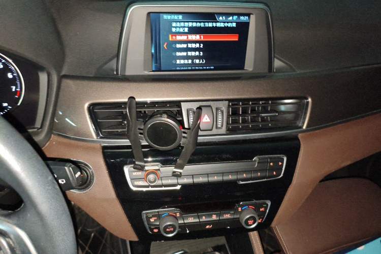 Used BMW X1 2018 sDrive18Li Luxury Model Audio And AC Panel