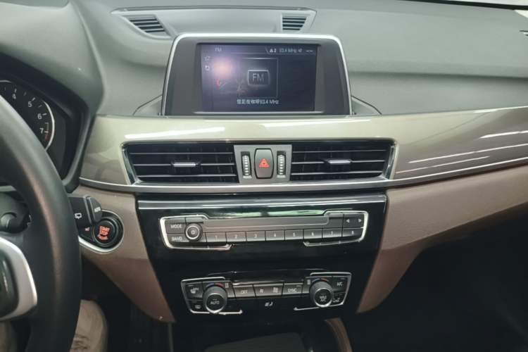 Used BMW X1 2018 sDrive18Li Luxury Model Audio And AC Panel