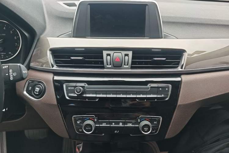 Used BMW X1 2018 sDrive18Li Luxury Model Audio And AC Panel