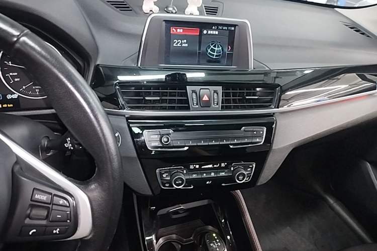 Used BMW X1 2018 sDrive18Li Luxury Model Audio And AC Panel