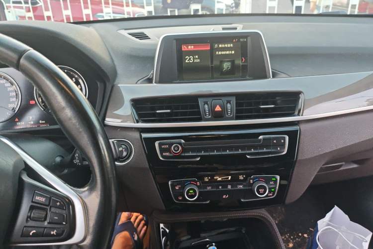 Used BMW X1 2018 sDrive18Li Luxury Model Audio And AC Panel