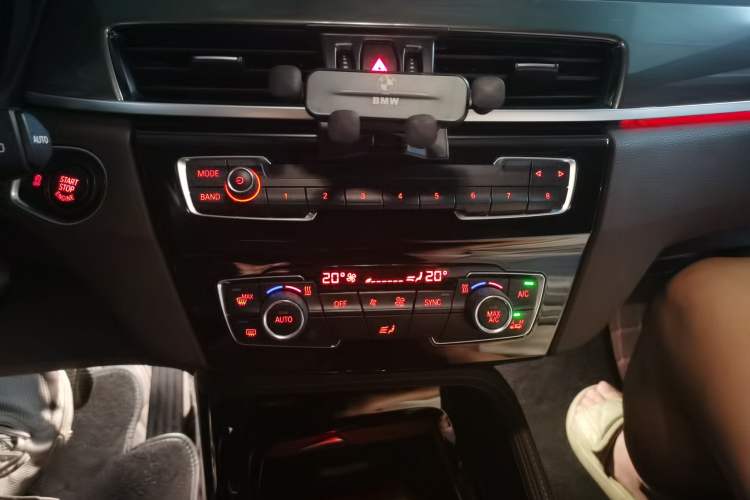 Used BMW X1 2018 xDrive20Li Luxury Edition Audio And AC Panel