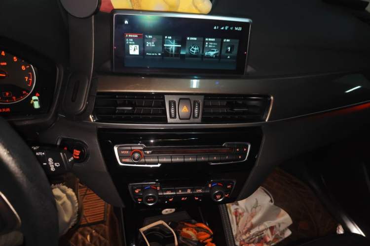 Used BMW X1 2018 xDrive20Li Luxury Model Audio And AC Panel