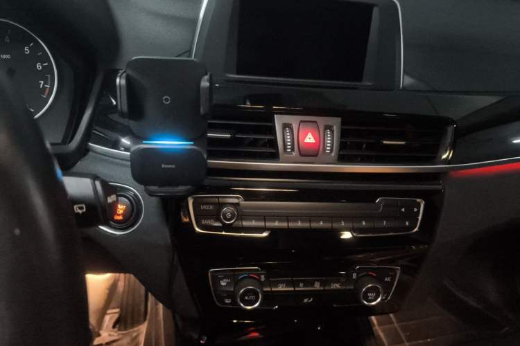 Used BMW X1 2018 sDrive18Li Luxury Model Audio And AC Panel