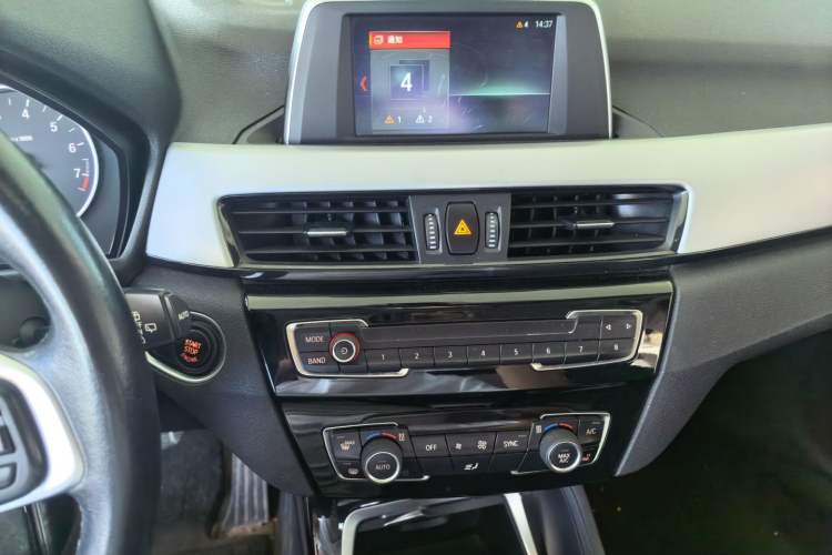 Used BMW X1 2018 sDrive18Li Fashion Model Audio And AC Panel