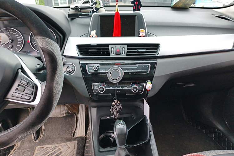 Used BMW X1 2018 sDrive20Li Leading Model Audio And AC Panel