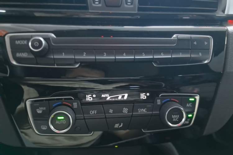 Used BMW X1 2018 sDrive20Li Leading Model Audio And AC Panel