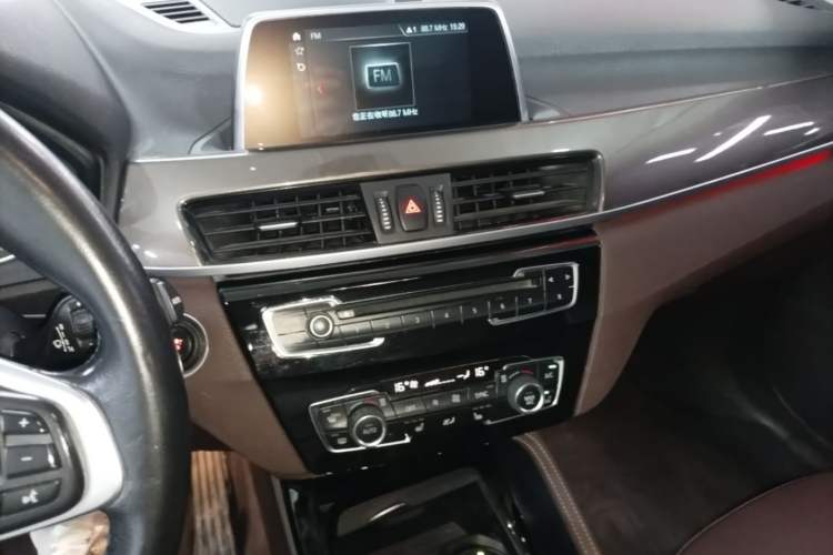 Used BMW X1 2018 xDrive20Li Luxury Edition Audio And AC Panel