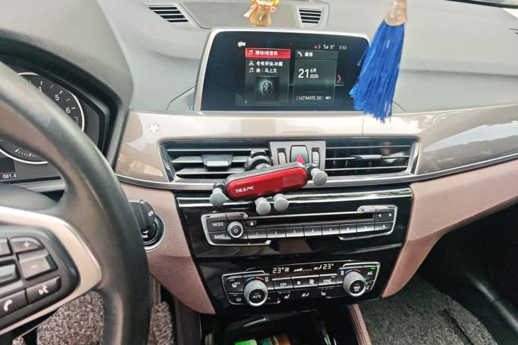Used BMW X1 2018 xDrive20Li Luxury Edition Audio And AC Panel