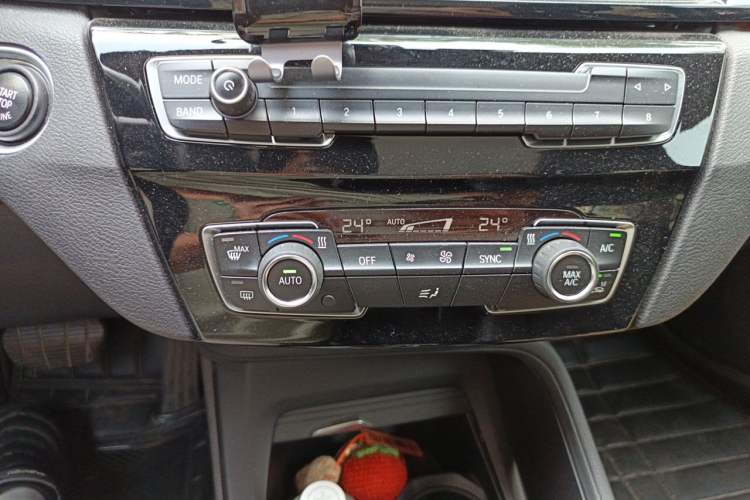 Used BMW X1 2018 sDrive20Li Leading Model Audio And AC Panel