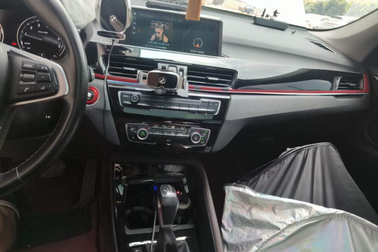 Used BMW X1 2018 xDrive20Li Luxury Edition Audio And AC Panel