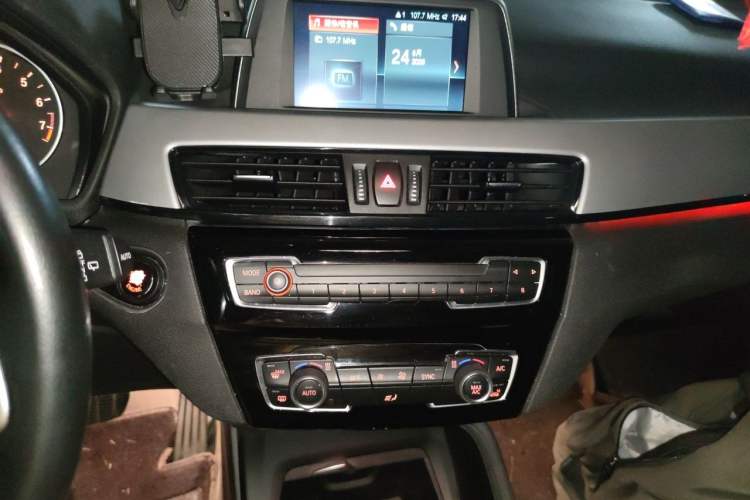 Used BMW X1 2018 sDrive20Li Leading Model Audio And AC Panel