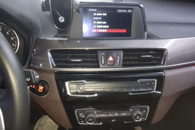 Used BMW X1 2018 sDrive18Li Luxury Model Audio And AC Panel