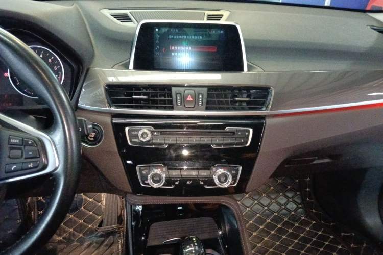 Used BMW X1 2018 xDrive20Li Luxury Edition Audio And AC Panel